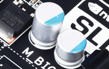 <span style="font-size:130%;color:#FFD400;">Capacitores Sólidos de Larga Vida Útil</span>