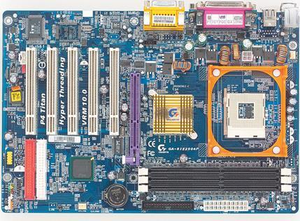 Placas Base - GA-8IE2004P