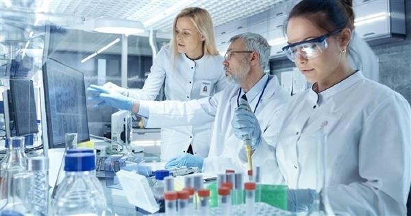 鑽研科學知識 高密度伺服器是加速運算關鍵