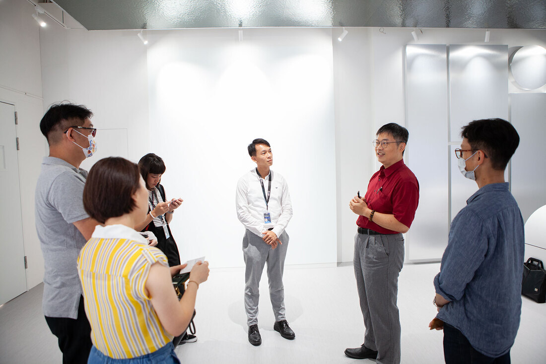 Ming-Hao Li , Manager of the Application Promotion Division of TABC (second from right) explains the future plans for the Architecture Digital Display and Training Center to Leo Wang (third from right), Business Development Manager at Giga Computing