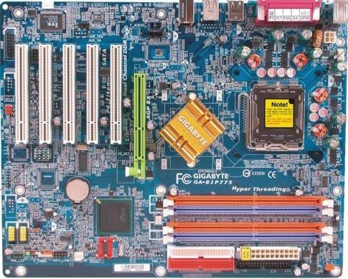 Carte Mère - GA-8IP775