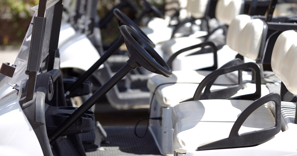 自駕高爾夫球車