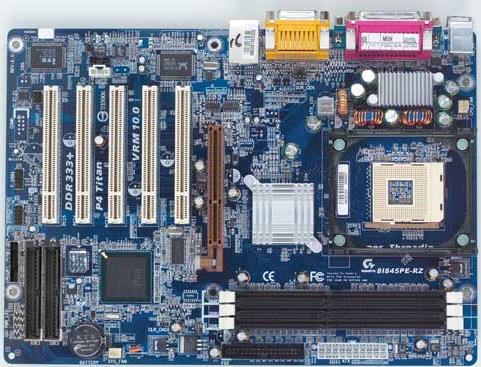 Moederbord - 8I845PE-RZ