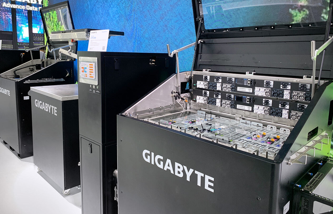 GIGABYTE Global