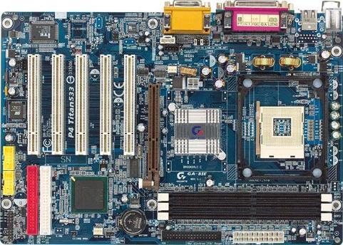 Moederbord - GA-8IE